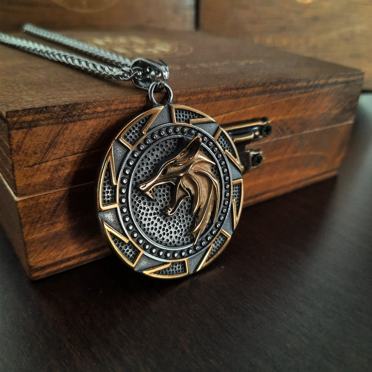 Viking_Wolf_Necklace_For_Men_Viking_Century