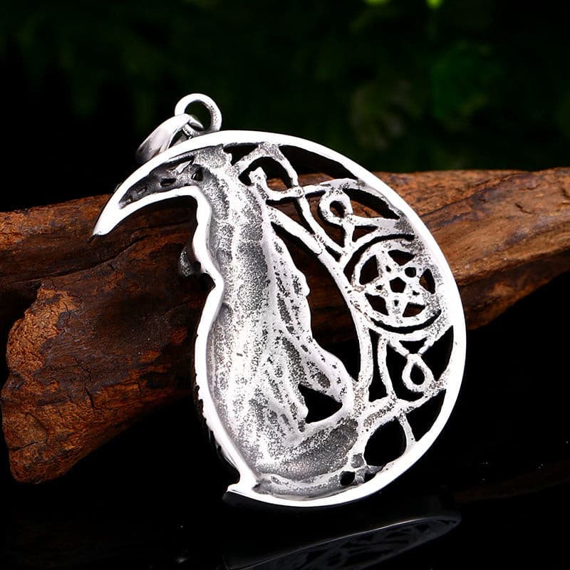 Premonitory Wolf Pendant - Viking Century