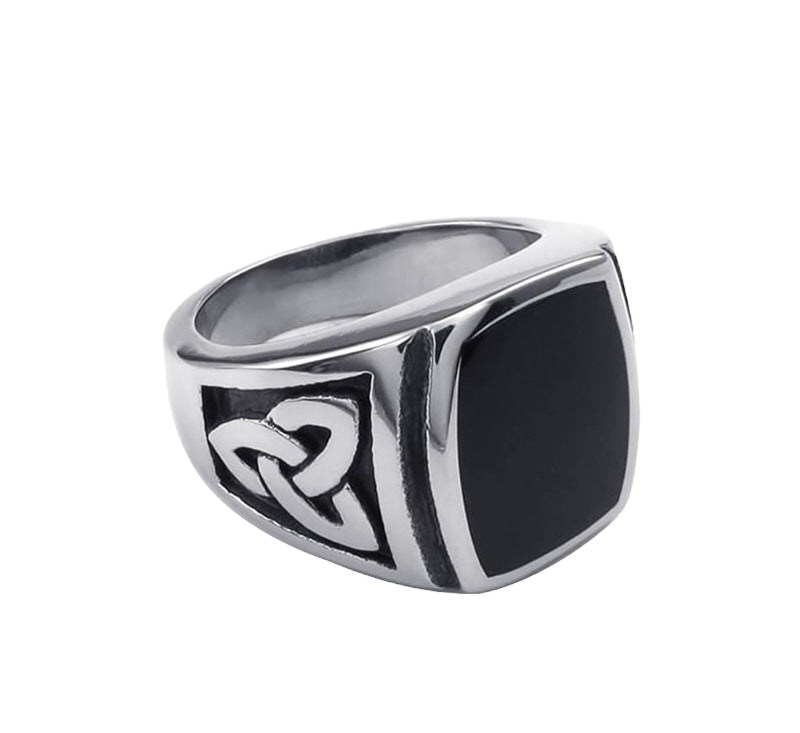 Triquetra Ring