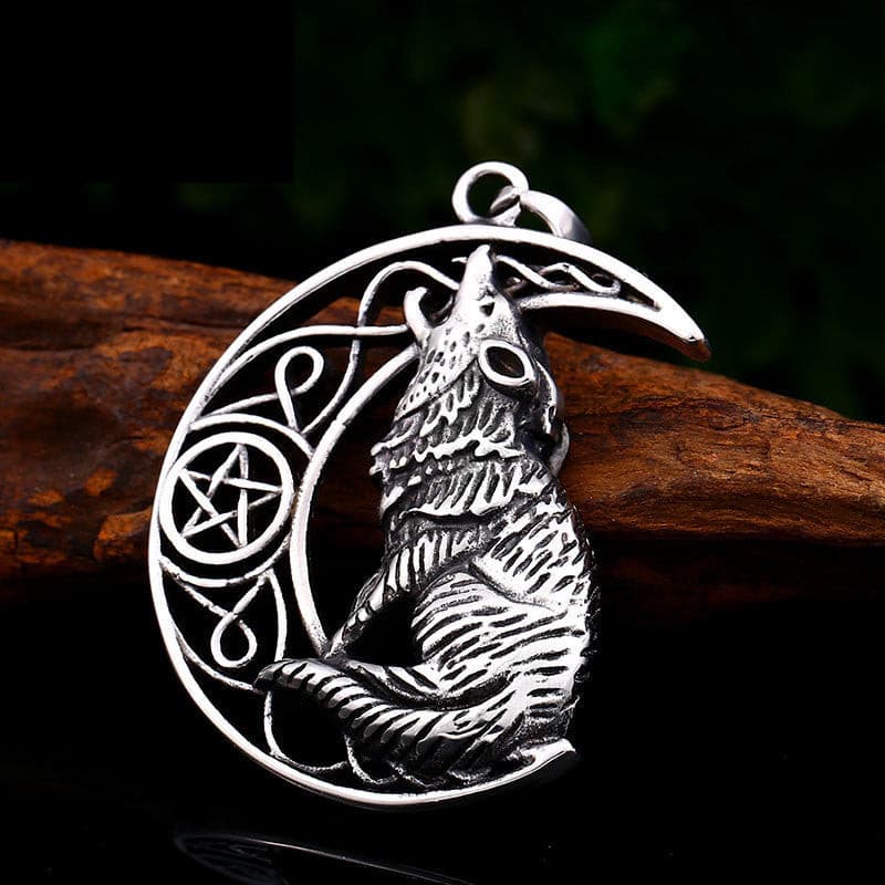 Premonitory Wolf Pendant - Viking Century