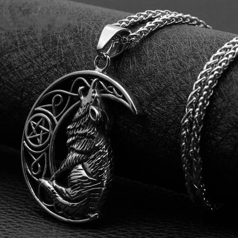 Premonitory Wolf Pendant - Viking Century