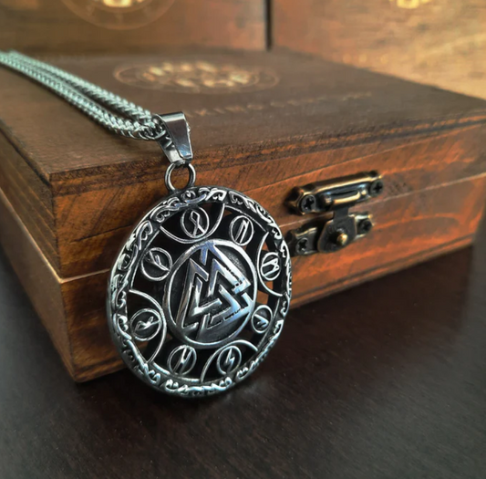 Odin's_Shield_Necklace_Viking_Century